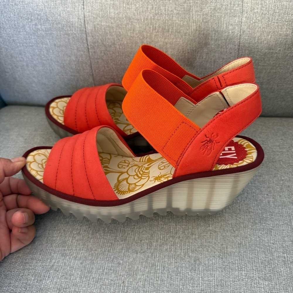 Fly London Yiko YIKO414FLY-003 Womens Red Leather Wedges Sandals Shoes size 6/5 - Picture 2 of 10